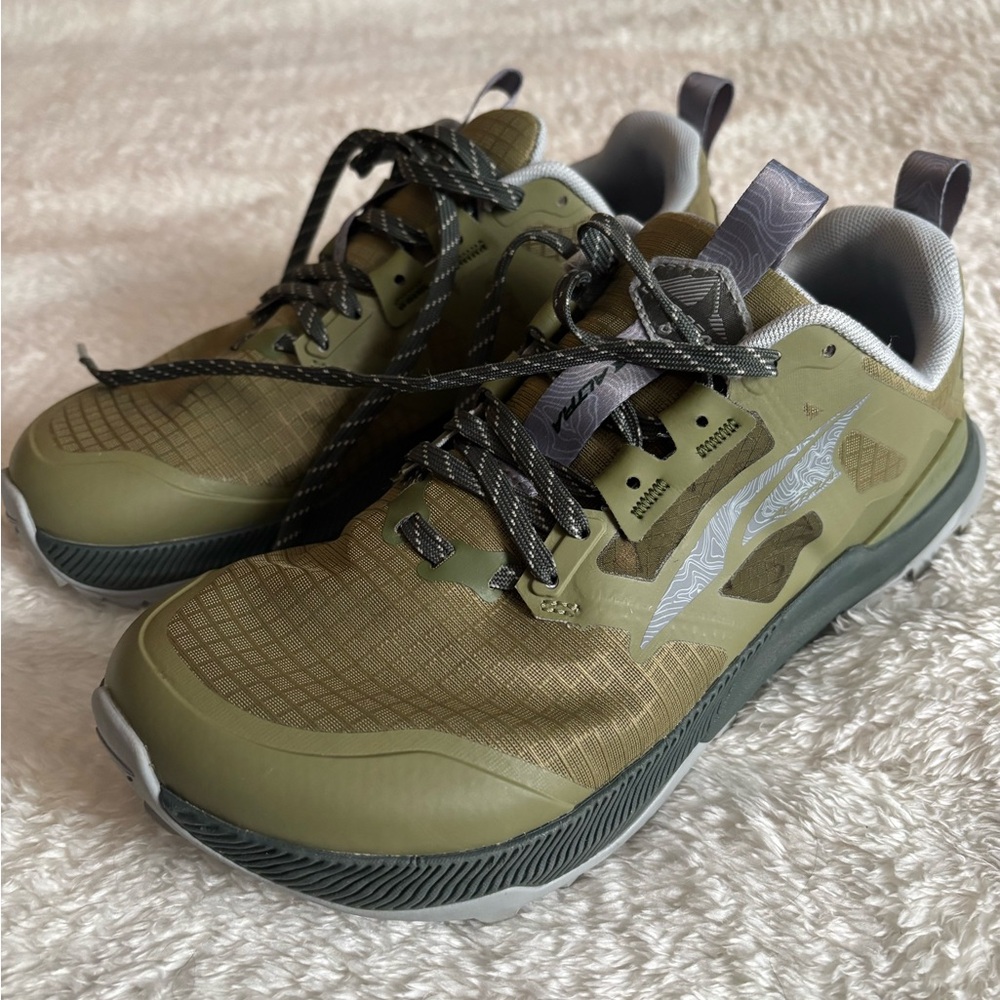 Altra Women’s Lone Peak 8 Running Shoes